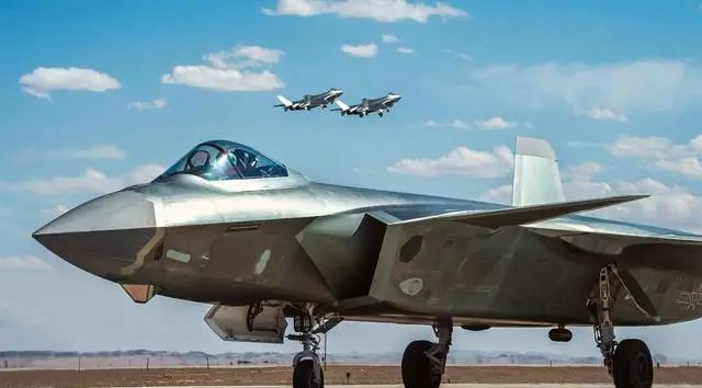 歼20新年换装中国心中国空军大规模装备从编号2021起